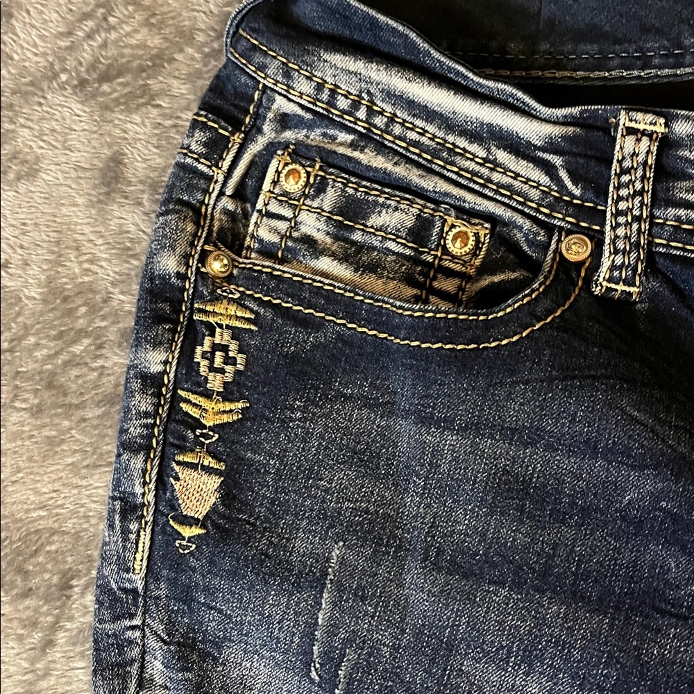 Ariya Distressed Blue Jeans WithSequins and Designs. Size 15/16 - Picture 4 of 10